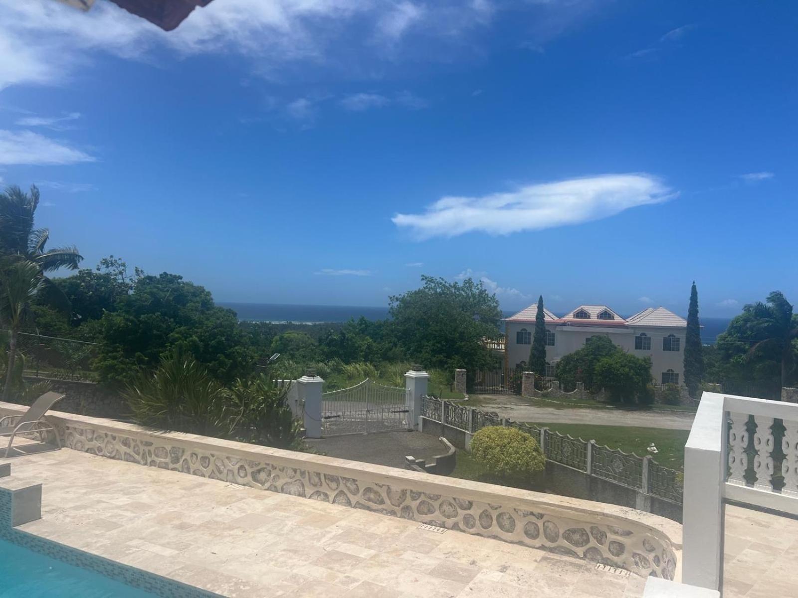 Ironshore Seaview Apartment Montego Bay Exterior photo